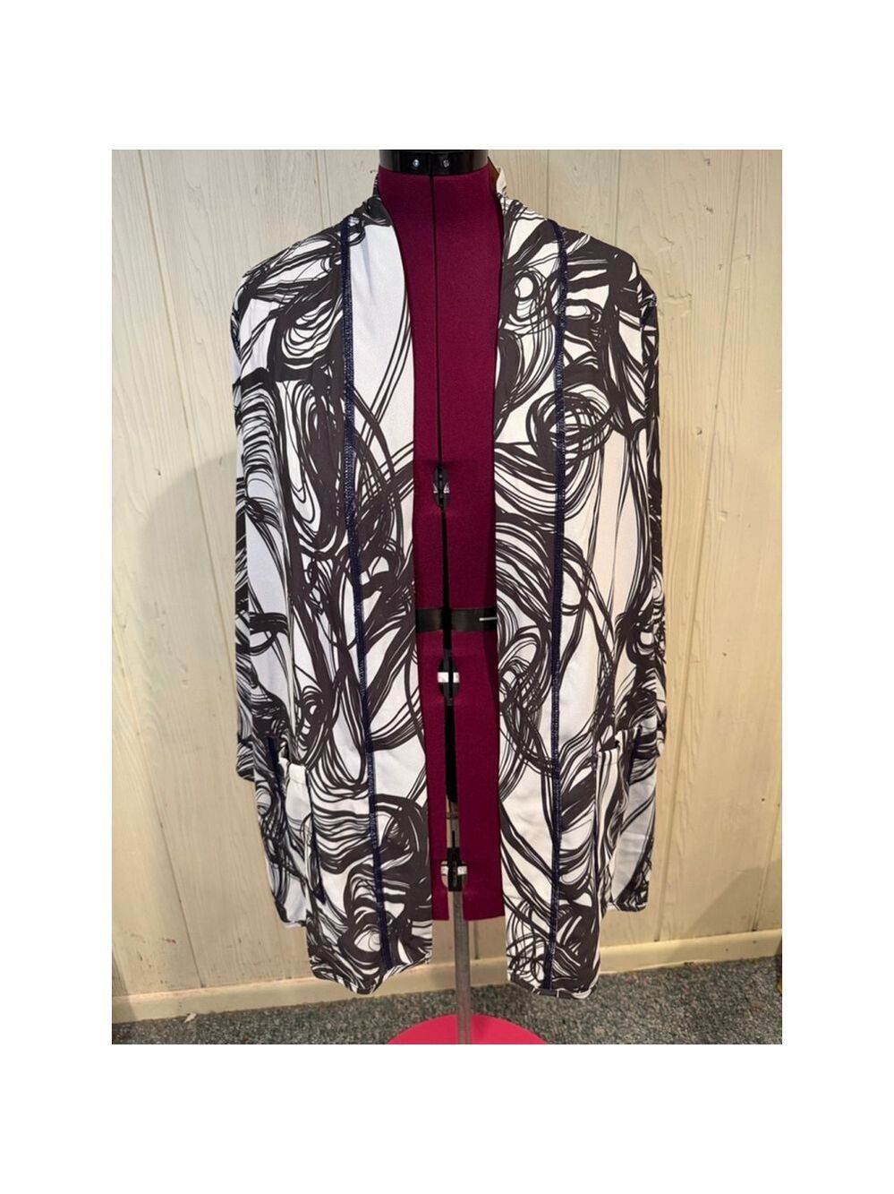 Lemon Grass Reversible Blazer M White Black Abstract Print